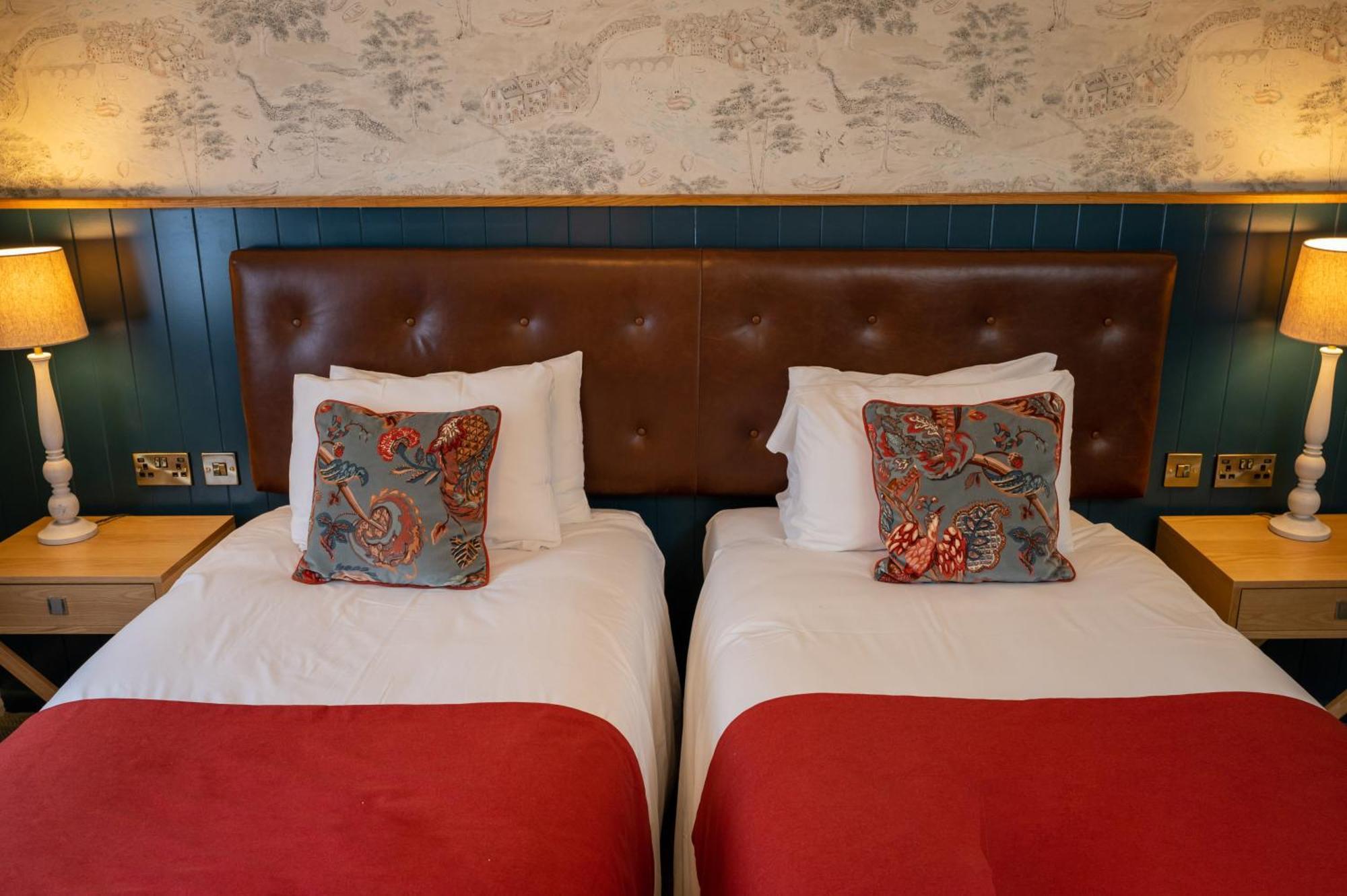 Berkshire Arms By Chef & Brewer Collection Hotel Midgham Exterior photo